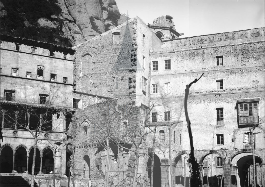 Château de Volognat - Photos - Hubert Vaffier - Montserrat - Vue d'ensemble - 14/03/1889 - 1509
