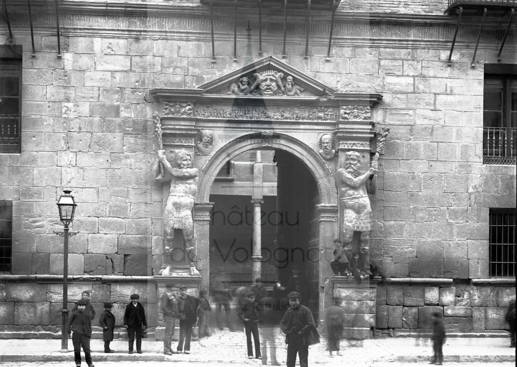 New - Château de Volognat - Photos - Hubert Vaffier - Saragosse - Porte de l'intendance - 1889-03-20 - 1519