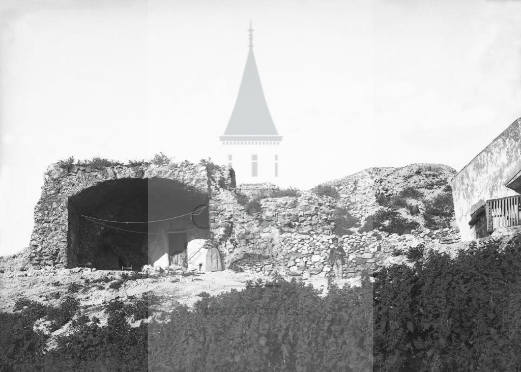 Château de Volognat - Photos - Hubert Vaffier - Carthagene - Anciennes murailles habitation de gitanes - 31/03/1889 - 1550