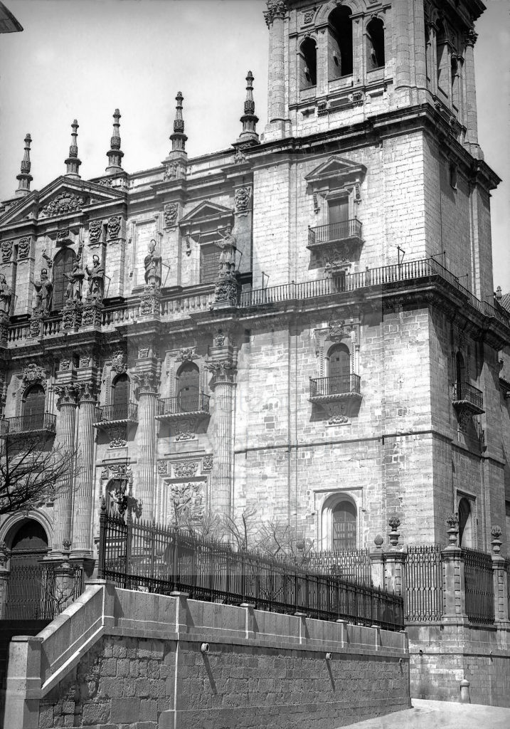 New - Château de Volognat - Photos - Hubert Vaffier - Jaen - Parti de la façade de l'église - 1889-04-03 - 1561