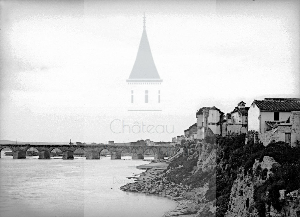 New - Château de Volognat - Photos - Hubert Vaffier - Cordoue - Vue du pont - 1889-04-06 - 1580