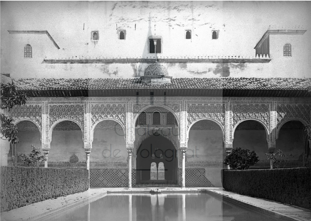 New - Château de Volognat - Photos - Hubert Vaffier - Grenade - L'Alambra cour du coté sud - 1889-04-08 - 1584