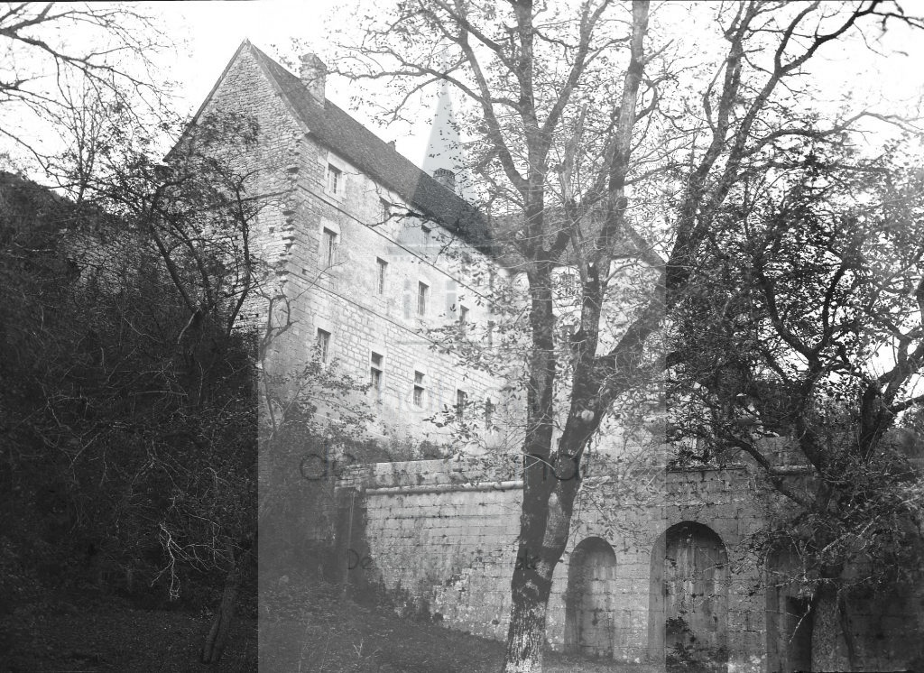 Château de Volognat - Photos - Hubert Vaffier - Lac de Vouglans - Coté de la rivière - 20/10/1880 - 162