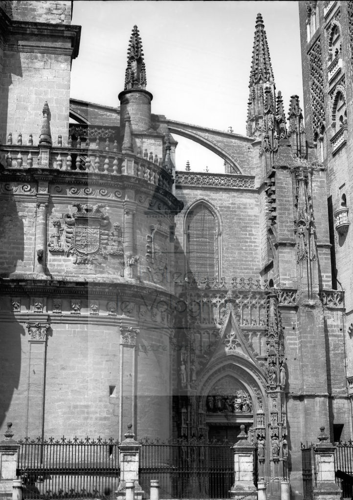New - Château de Volognat - Photos - Hubert Vaffier - Seville - Porte de la cathédrale au levant - 1889-04-24 - 1647