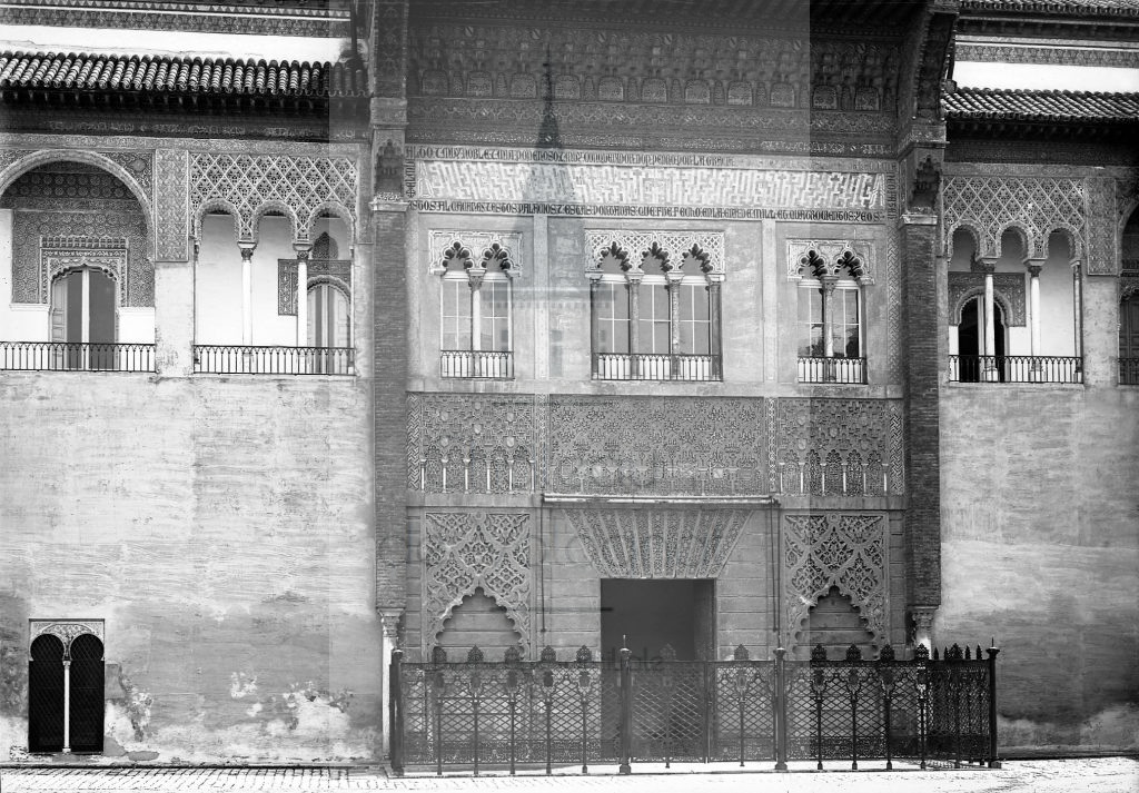 New - Château de Volognat - Photos - Hubert Vaffier - Seville - Porte de l'Alcazar - 1889-04-25 - 1651