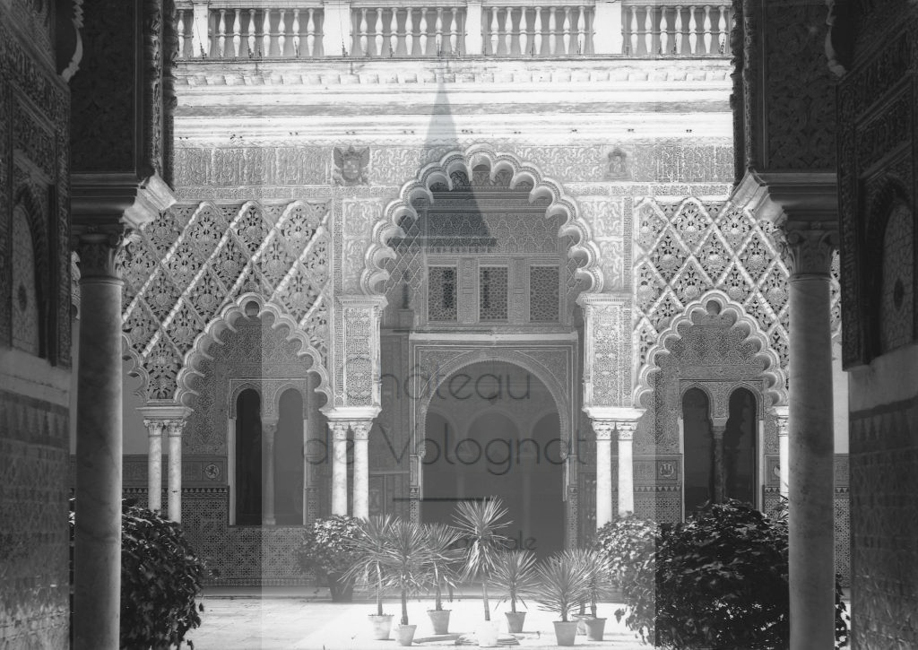New - Château de Volognat - Photos - Hubert Vaffier - Seville - Patio de l'Alcazar 2ème vue - 1889-04-25 - 1653