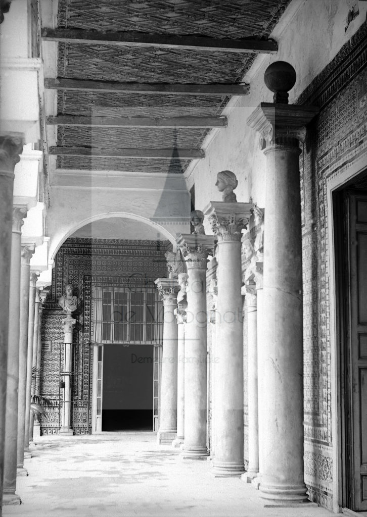 New - Château de Volognat - Photos - Hubert Vaffier - Seville - Galerie romaine de la maison de Pilate - 1889-04-26 - 1664