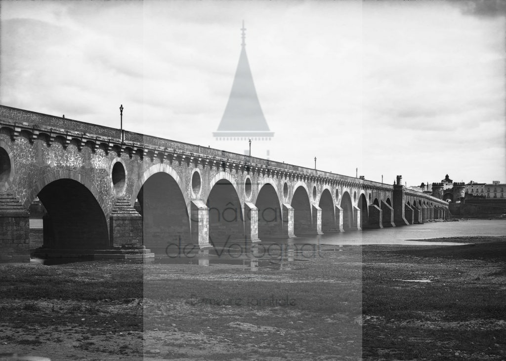 New - Château de Volognat - Photos - Hubert Vaffier - Badajoz - Le pont - 1889-04-16 - 1666
