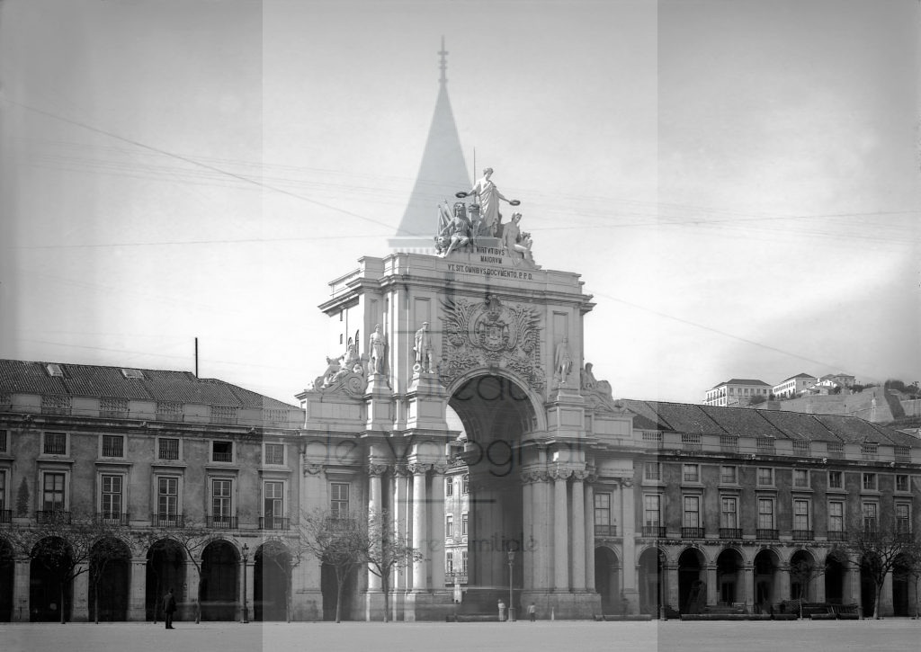 New - Château de Volognat - Photos - Hubert Vaffier - Lisbonne - Porte de la place du commerce - 1889-05-02 - 1673
