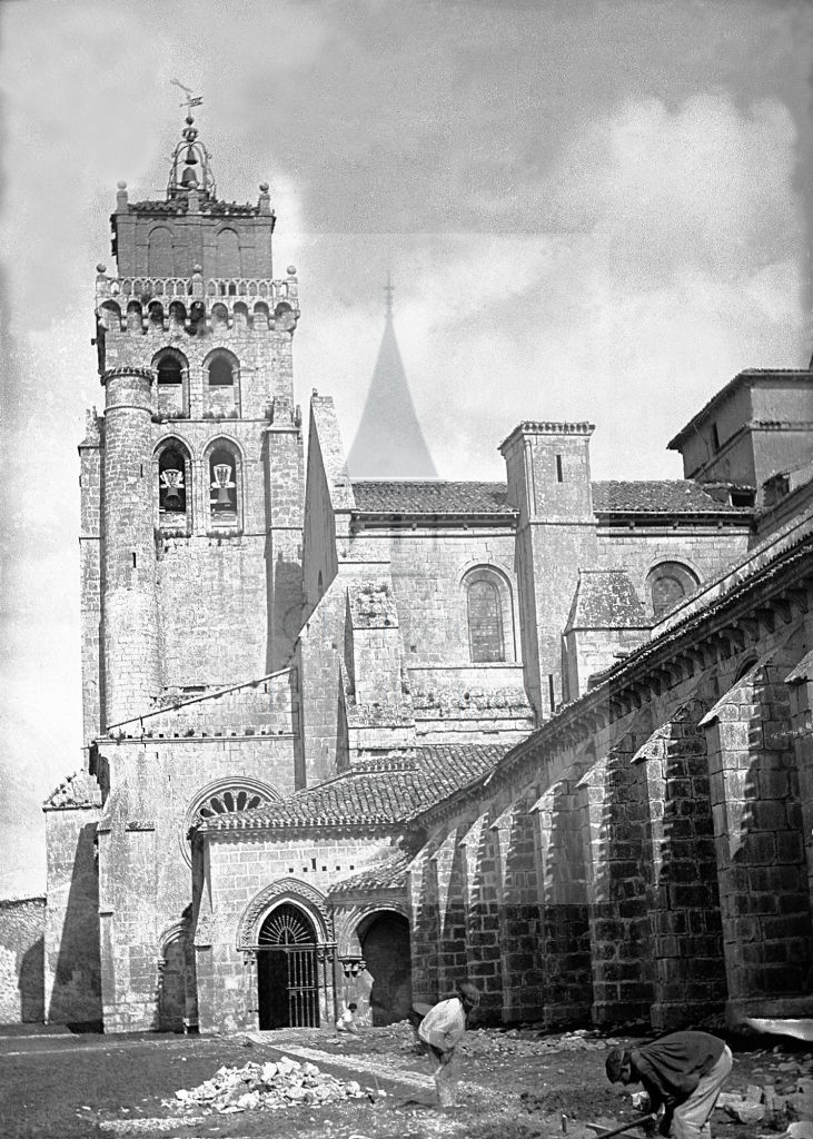 New - Château de Volognat - Photos - Hubert Vaffier - Burgos - Monastère de las Huelgas - 1889-05-27 - 1750