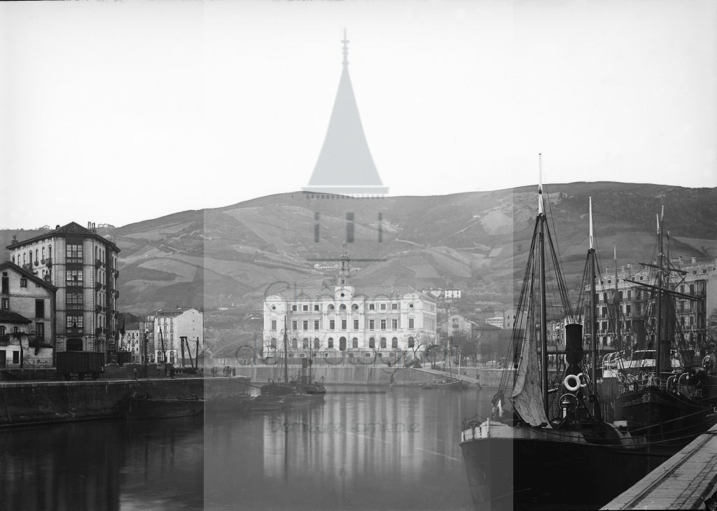 New - Château de Volognat - Photos - Hubert Vaffier - Bilbao - Quai et hotel de ville - 1890-03-30 - 1772