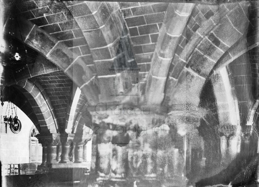 New - Château de Volognat - Photos - Hubert Vaffier - Santender - Eglise soutéraine de la cathédrale 1er vue - 1890-04-01 - 1779