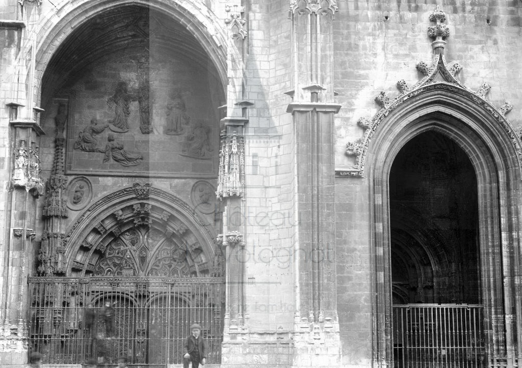 New - Château de Volognat - Photos - Hubert Vaffier - Oviedo - Portail d'entrée de la cathédrale - 1890-04-07 - 1796