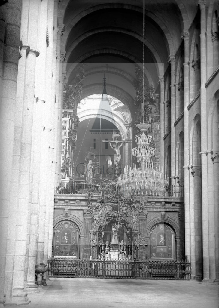 New - Château de Volognat - Photos - Hubert Vaffier - Santiago - Vue générale grande nef intérieur de la cathédrale - 1890-04-16 - 1835