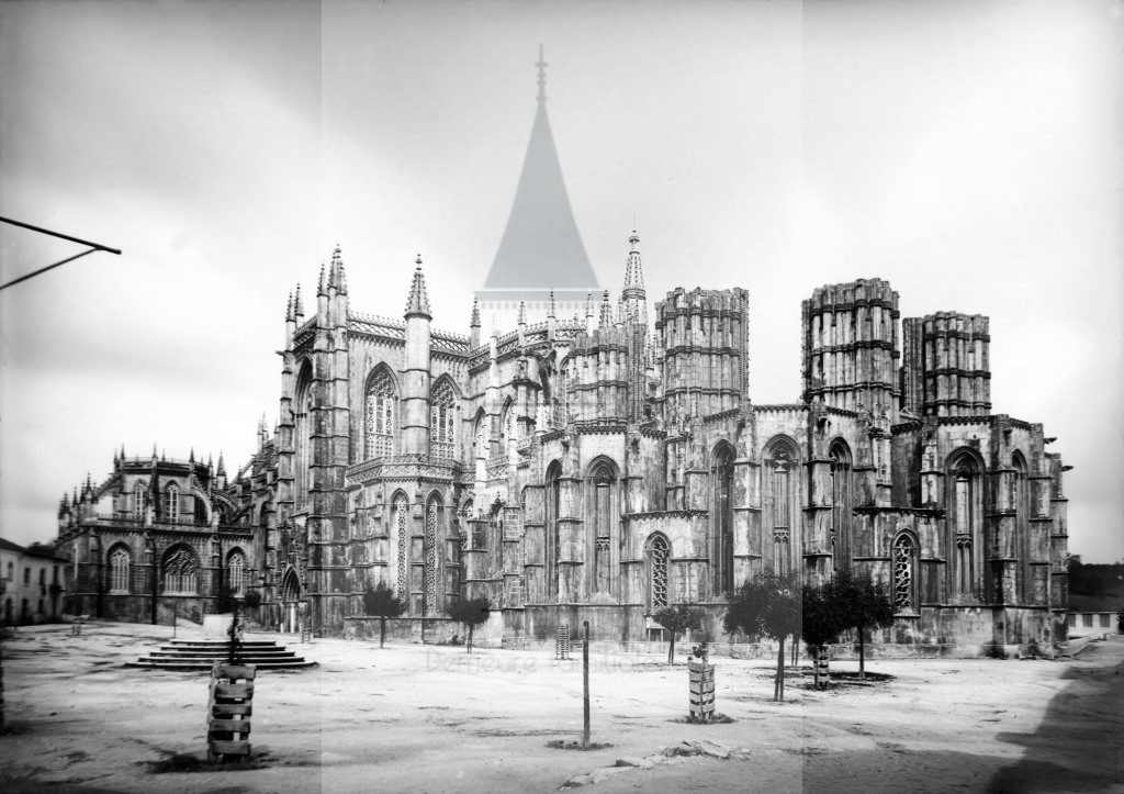 New - Château de Volognat - Photos - Hubert Vaffier - Bathala - Vue générale de la cathédrale - 1890-04-26 - 1886