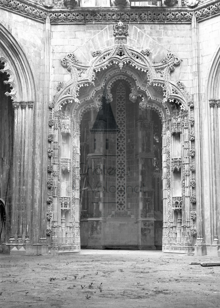 New - Château de Volognat - Photos - Hubert Vaffier - Bathala - Porte de la chapelle inachevée de la cathédrale - 1890-04-26 - 1890