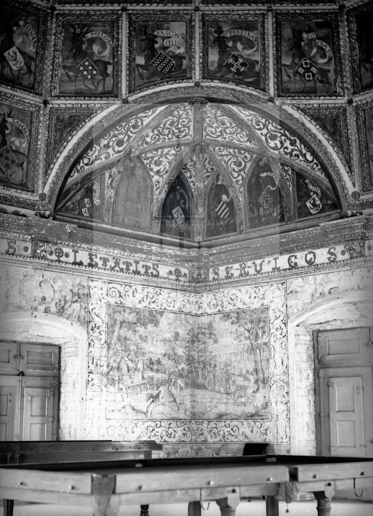 New - Château de Volognat - Photos - Hubert Vaffier - Cintra - Angle de la sale du billard - 1890-05-02 - 1929
