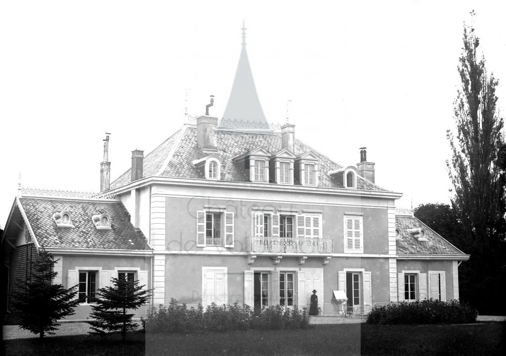 New - Château de Volognat - Photos - Hubert Vaffier - Izernore - Le Voerle coté est - 1890-09-21 - 1953
