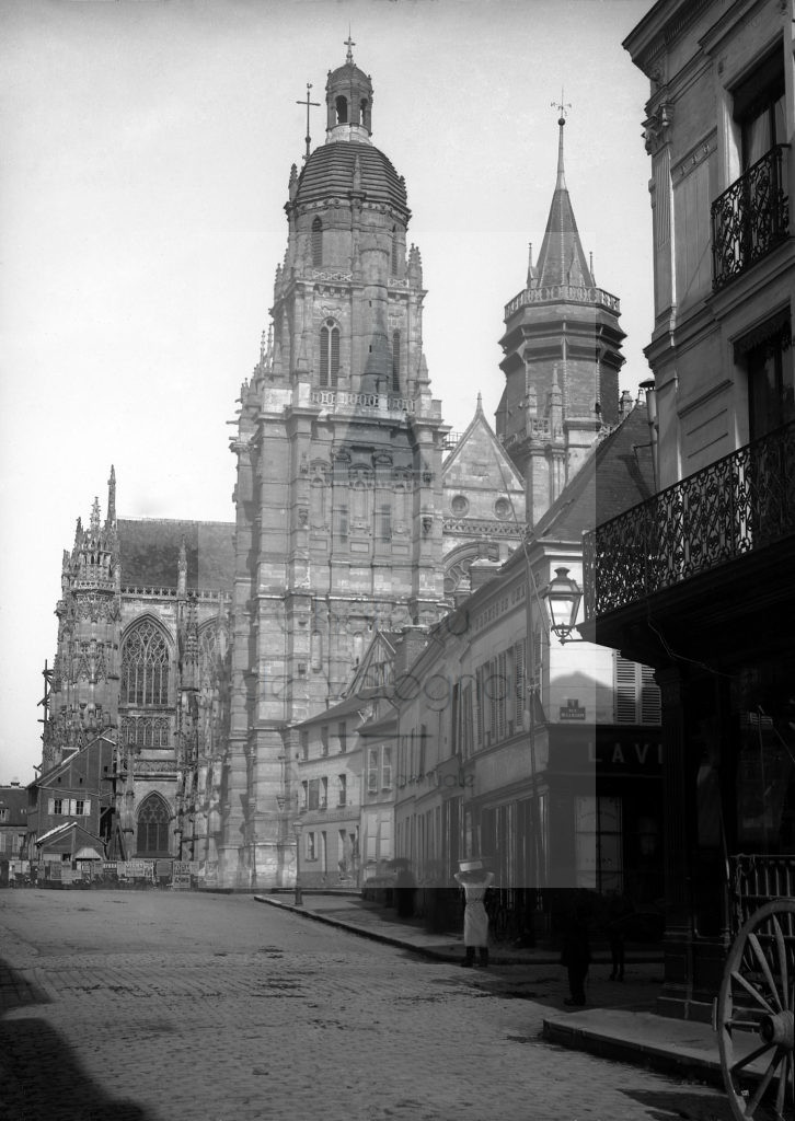 New - Château de Volognat - Photos - Hubert Vaffier - Evreux - La cathédrale sud la place du parvi - 1891-05-12 - 2001