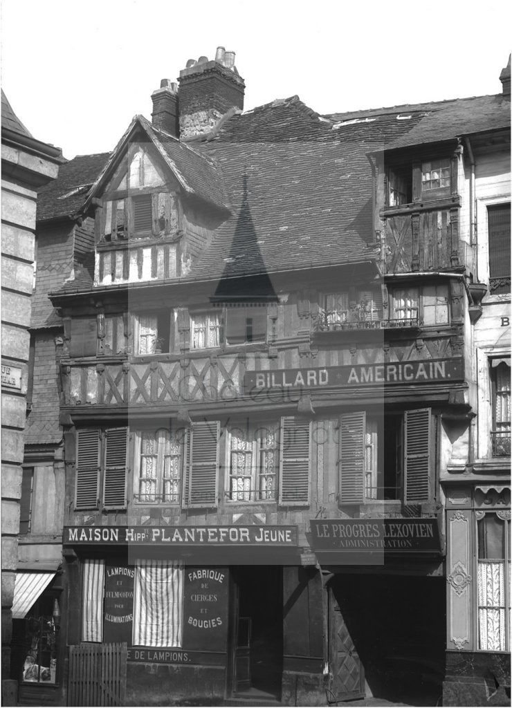 Château de Volognat - Photos - Hubert Vaffier - Lisieux - Vieille maison en face hotel de ville - 15/05/1891 - 2015