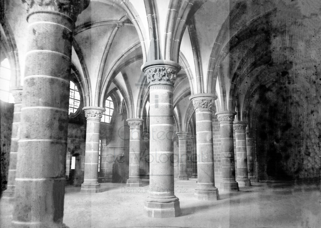 New - Château de Volognat - Photos - Hubert Vaffier - Mont Saint Michel - Salle des chevaliers - 1891-05-29 - 2095