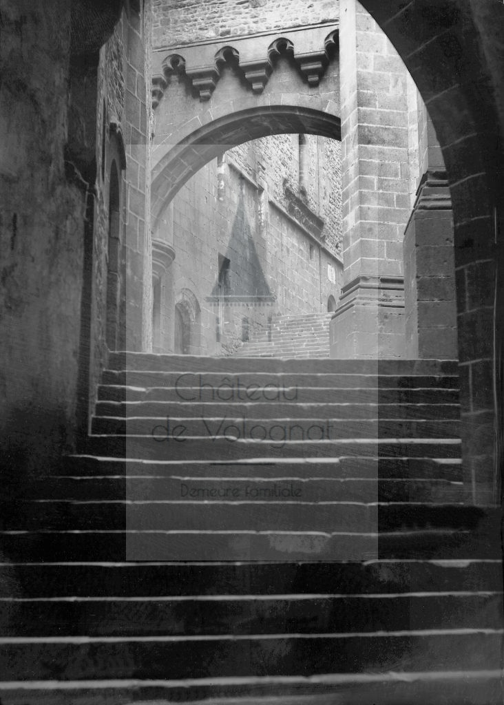 New - Château de Volognat - Photos - Hubert Vaffier - Mont Saint Michel - Escalier abbatial - 1891-05-29 - 2098