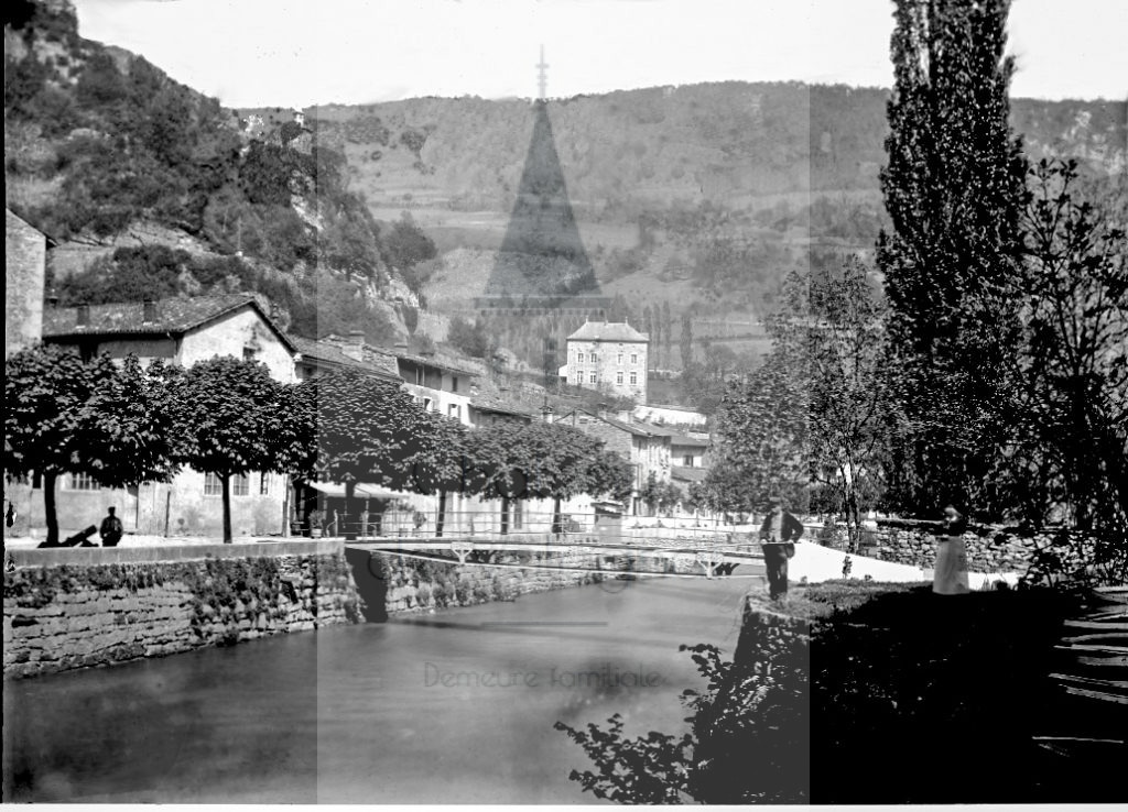 Château de Volognat - Photos - Hubert Vaffier - Saint Rambert en Bugey - Les quais - 02/05/1882 - 215