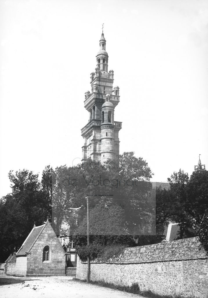 New - Château de Volognat - Photos - Hubert Vaffier - Roskoff - La flèche de l'église - 1891-06-11 - 2154