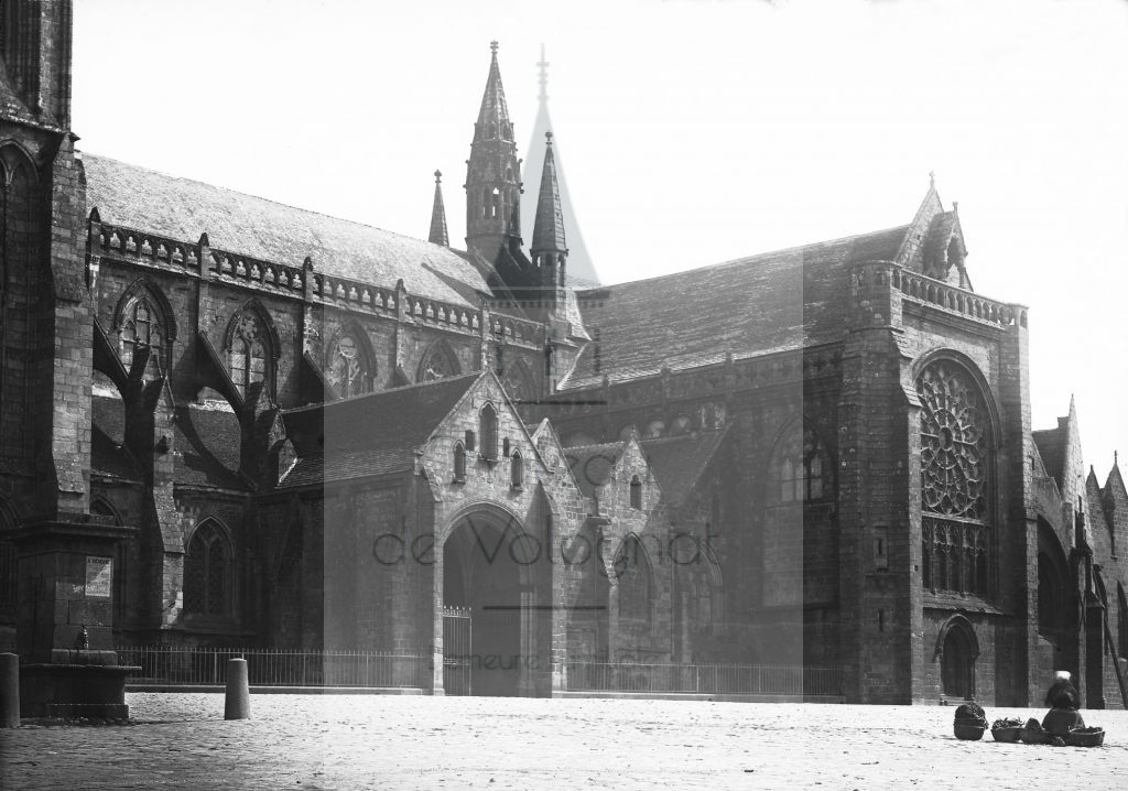 New - Château de Volognat - Photos - Hubert Vaffier - St Pol de Léon - Façade sud de la cathédrale - 1891-06-12 - 2160