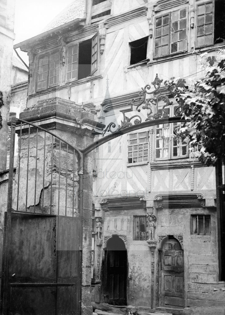 New - Château de Volognat - Photos - Hubert Vaffier - Rennes - Maison Duguesclin - 1891-06-23 - 2228