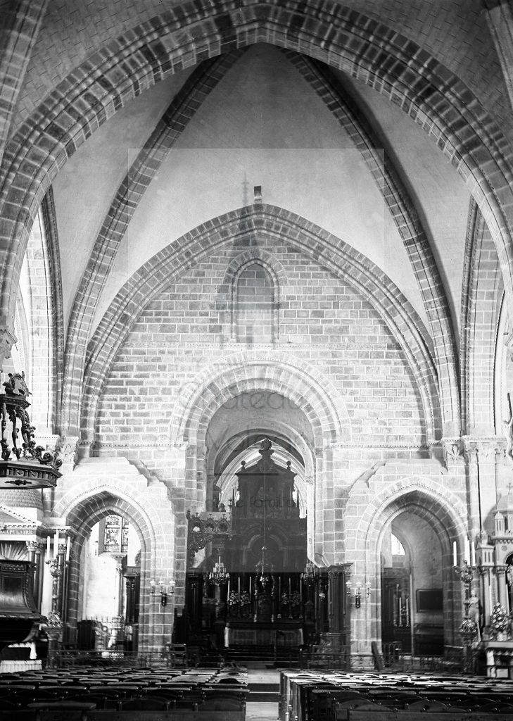 New - Château de Volognat - Photos - Hubert Vaffier - Laval - Intérieur de la cathédrale - 1891-06-24 - 2232