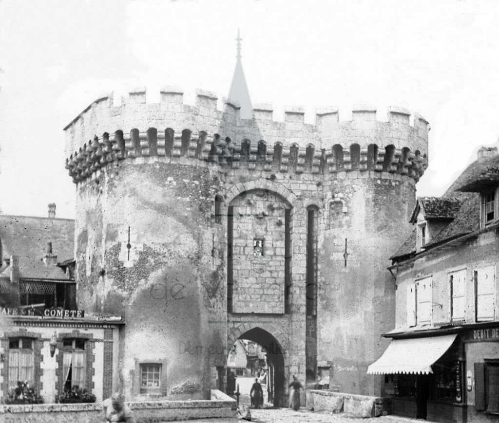 New - Château de Volognat - Photos - Hubert Vaffier - Chartres - Porte Guillaume - 1891-06-29 - 2264