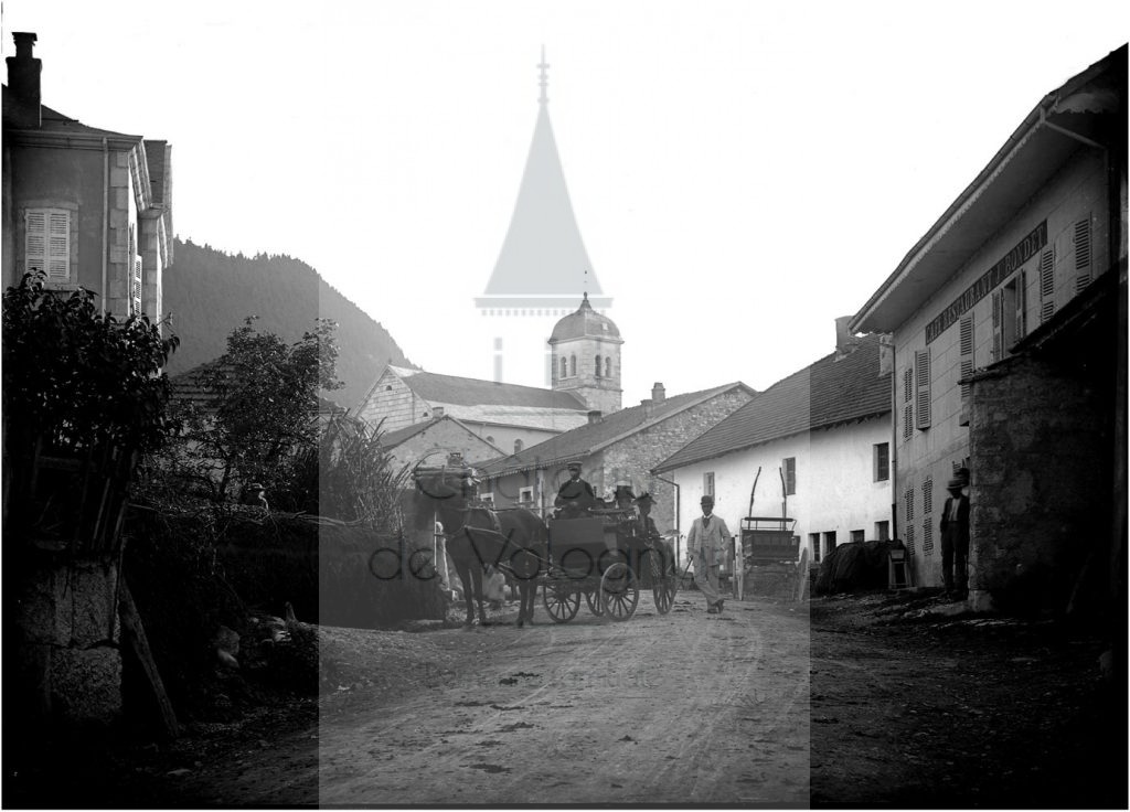 New - Château de Volognat - Photos - Hubert Vaffier - Lalleriat - Dans le village - 18910901 - 2279