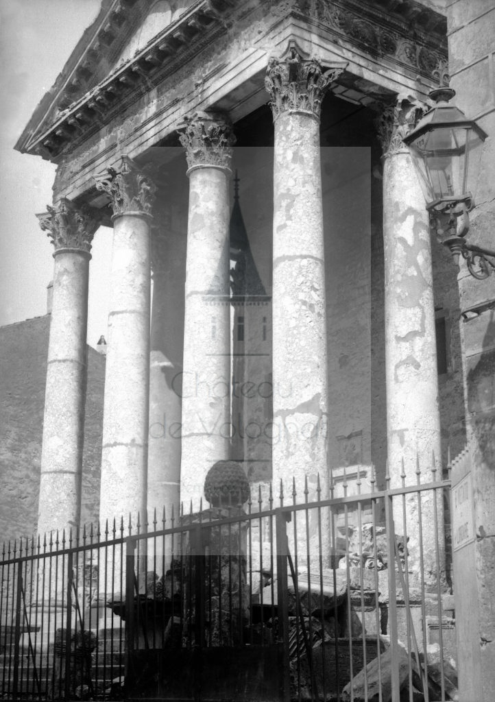 New - Château de Volognat - Photos - Hubert Vaffier - Pola - Temple d'Auguste - 1892-04-22 - 2331