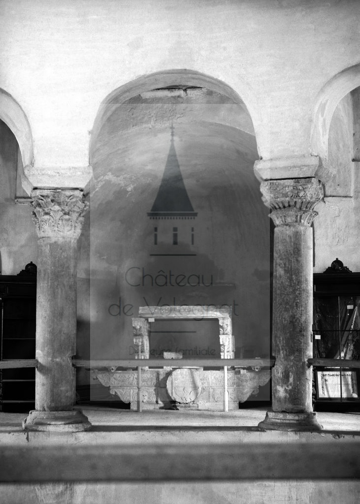 Château de Volognat - Photos - Hubert Vaffier - Zara - Premier étage du musée - 03/05/1892 - 2371