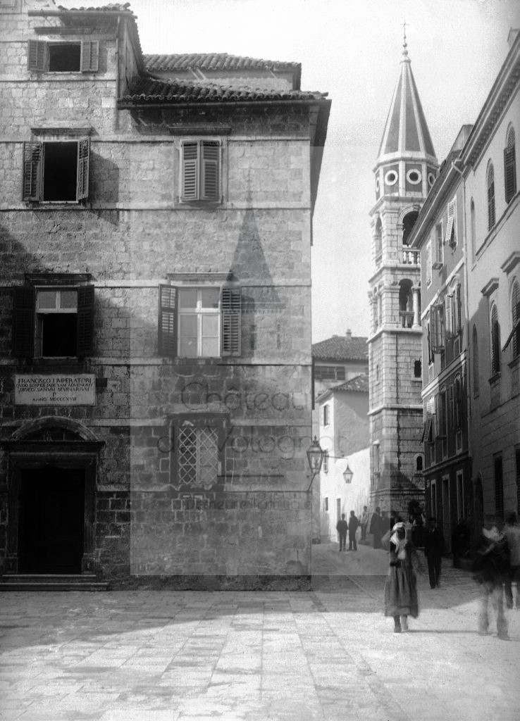 New - Château de Volognat - Photos - Hubert Vaffier - Zara - Eglise grecque - 1892-05-03 - 2374