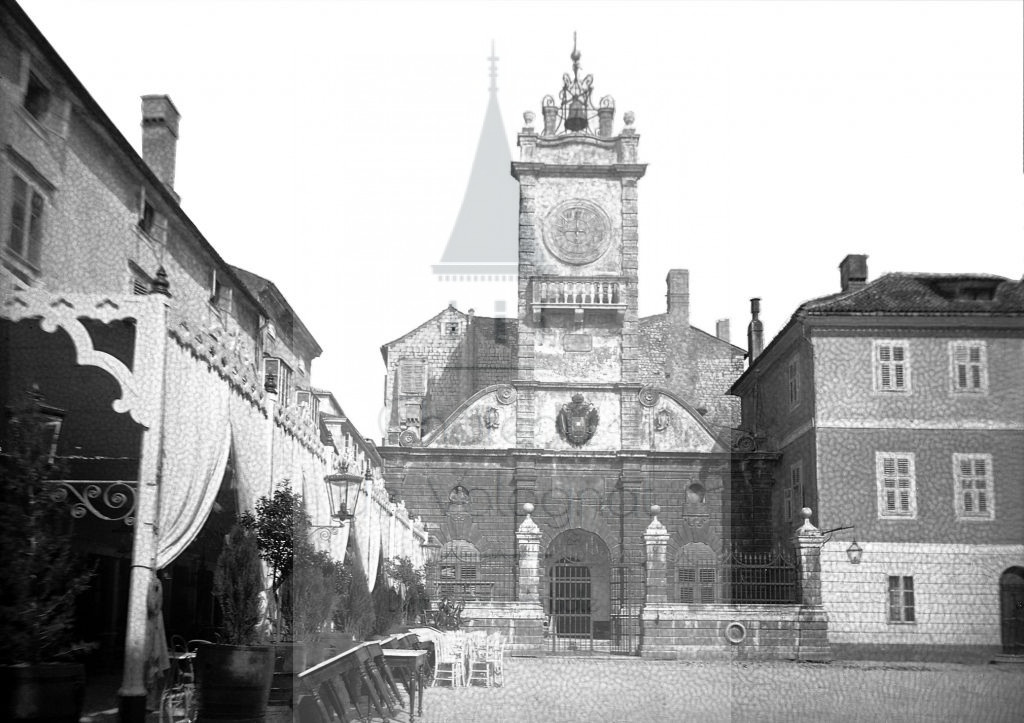 New - Château de Volognat - Photos - Hubert Vaffier - Zara - Place des seigneurs - 1892-05-03 - 2375