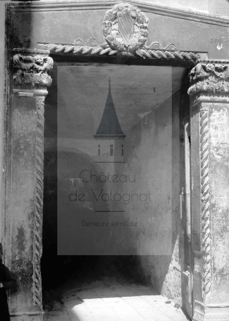 Château de Volognat - Photos - Hubert Vaffier - Zara - Porte rue St Michel - 04/05/1892 - 2385