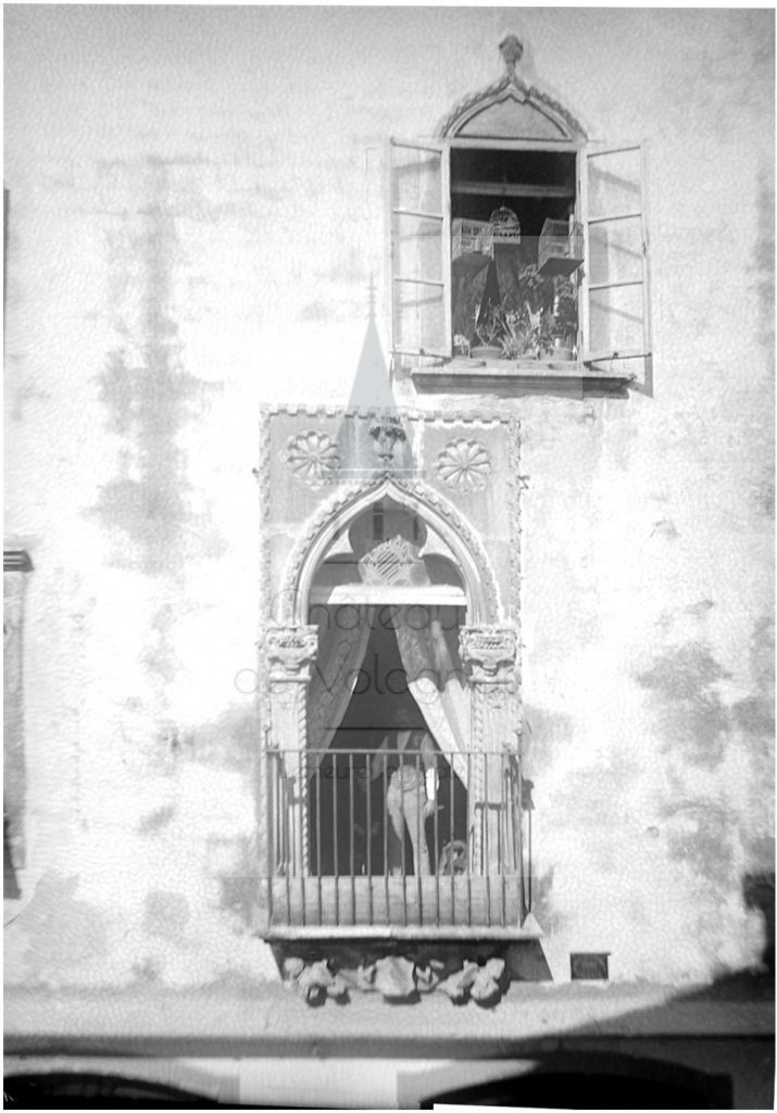 Château de Volognat - Photos - Hubert Vaffier - Zara - Fenêtre rue St Michel - 04/05/1892 - 2386