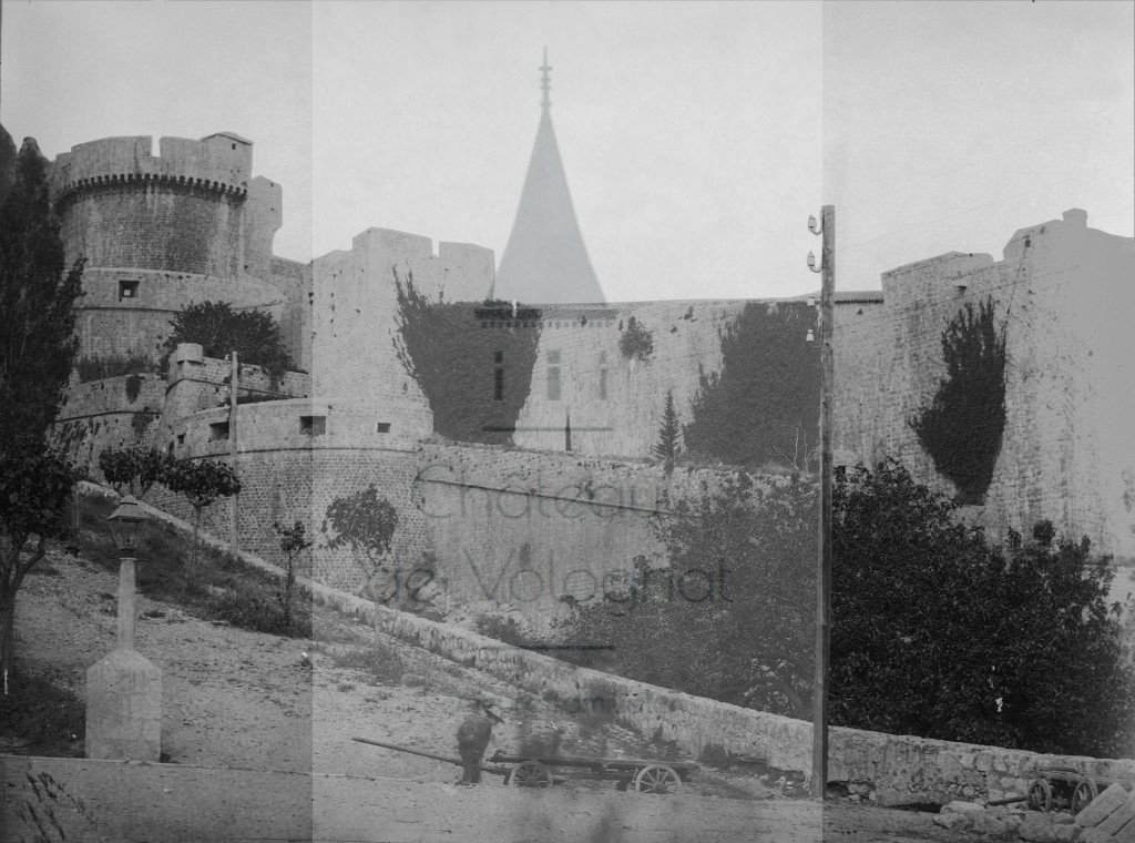 New - Château de Volognat - Photos - Hubert Vaffier - Raguse - Les murs de la ville - 1892-05-22 - 2465