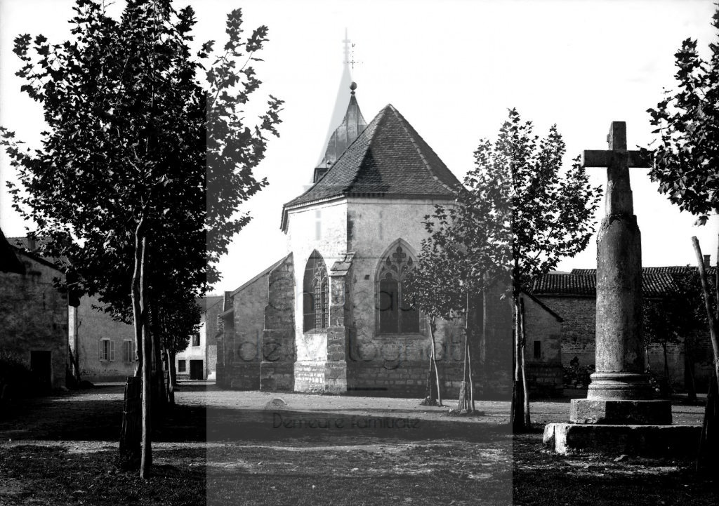 New - Château de Volognat - Photos - Hubert Vaffier - Izernore - L'abside de l'église et la croix - 1892-11-04 - 2721