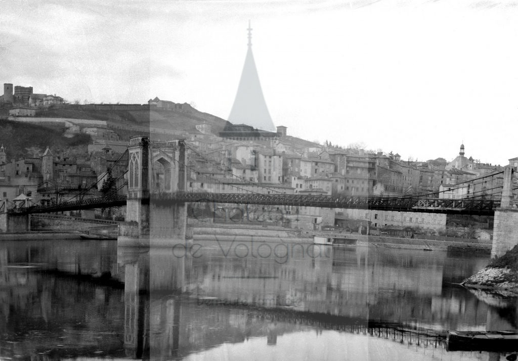 Château de Volognat - Photos - Hubert Vaffier - Trevoux - Le pont et la ville - 16/03/1893 - 2733