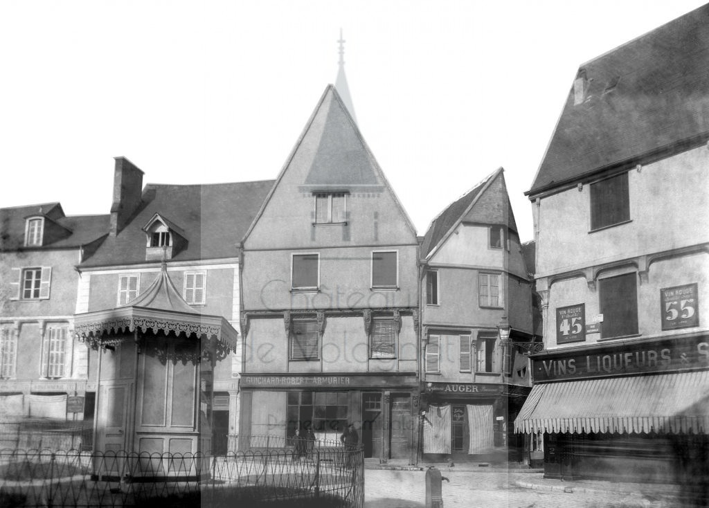 New - Château de Volognat - Photos - Hubert Vaffier - Bourges - Place de l'hotel de la boule d'or - 1893-05-03 - 2776