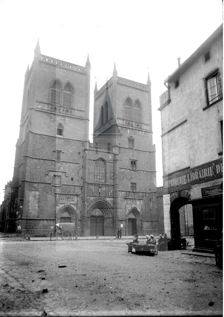New - Château de Volognat - Photos - Hubert Vaffier - Saint Flour - L'église - 1893-07-10 - 2851
