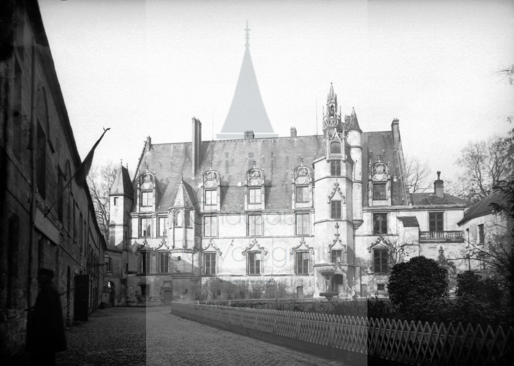 New - Château de Volognat - Photos - Hubert Vaffier - Beauvais - Cathédrale palais de justice - 1893-11-22 - 2900