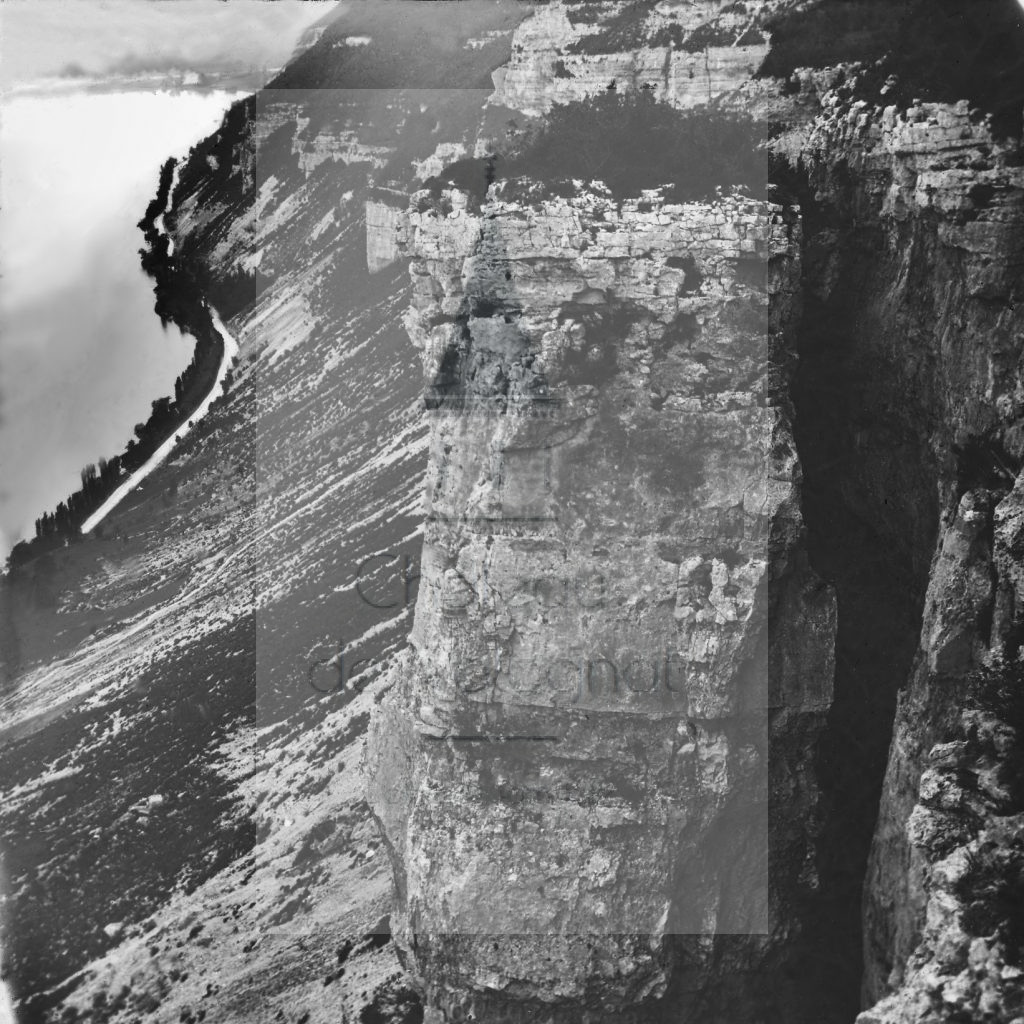 Château de Volognat - Photos - Hubert Vaffier - Nantua - La colonne au dessus - 14/08/1882 - 293