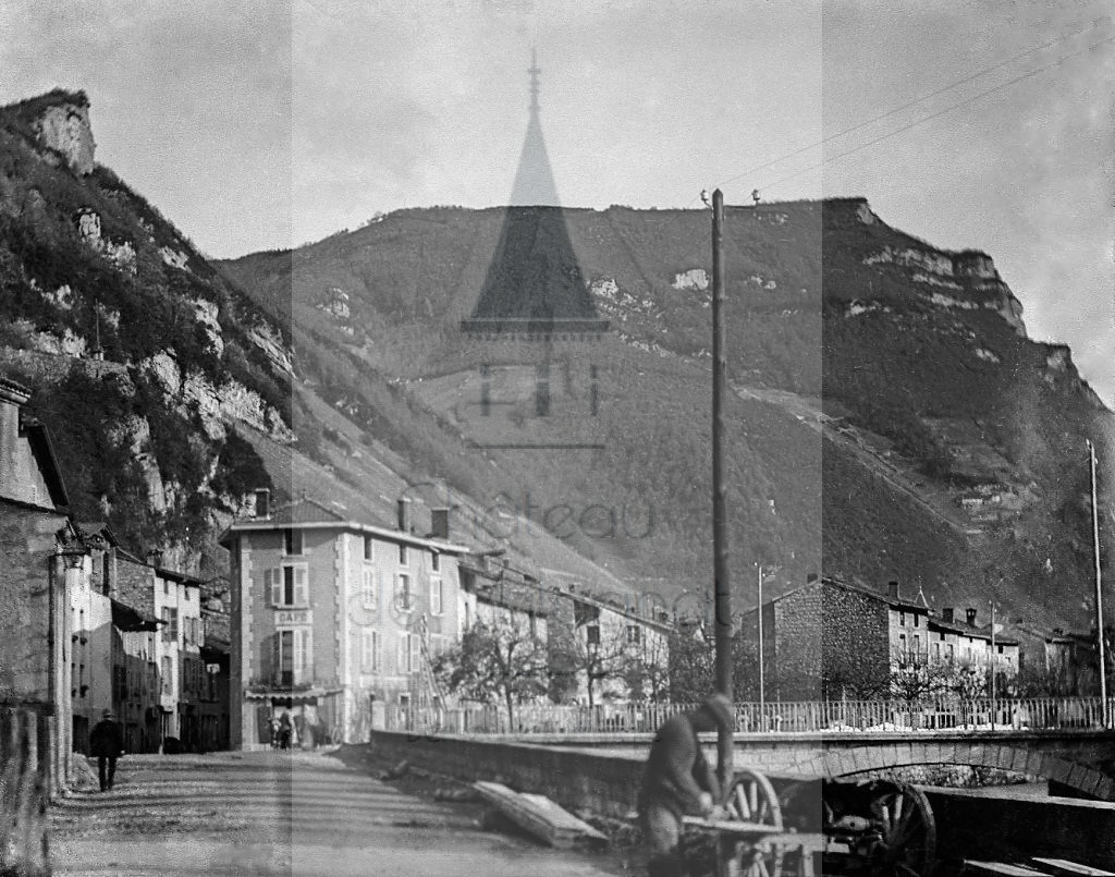 New - Château de Volognat - Photos - Hubert Vaffier - Saint Rambert en Bugey - Entrée dans la ville - 1894-11-10 - 2973