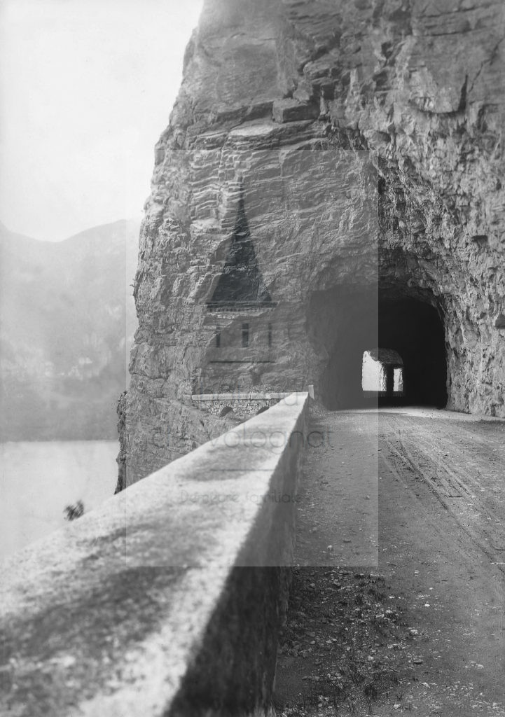 Château de Volognat - Photos - Hubert Vaffier - Lucerne - Tunnel - 06/09/1883 - 411