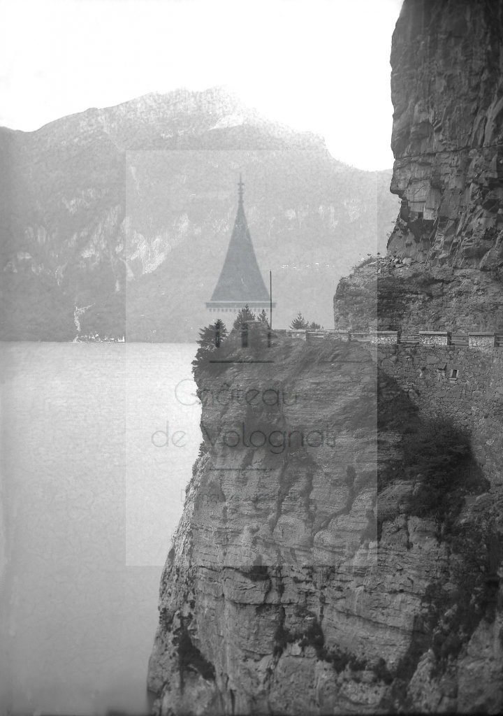 New - Château de Volognat - Photos - Hubert Vaffier - Lucerne - Route et rochers de Flüelen à Brunnen - 1883-09-06 - 412