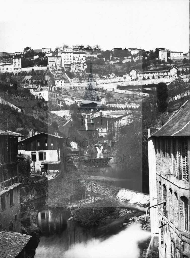Château de Volognat - Photos - Hubert Vaffier - Thiers - Pont de la vallée vu en amont - 25/04/1884 - 483